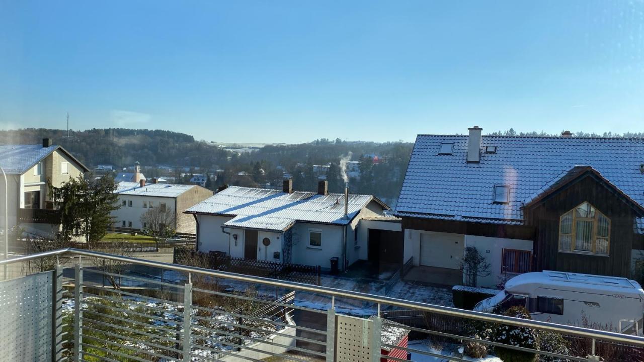 Fewo Luxus Wohnung Im Eigenen Ferienhaus, 120 Qm, Naehe Regensburg Mit Balkon, Terrasse & Garten, Gute Zuganbindung Laber 외부 사진